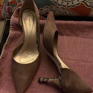 Anne Klein brown suede/snakeskin pumps